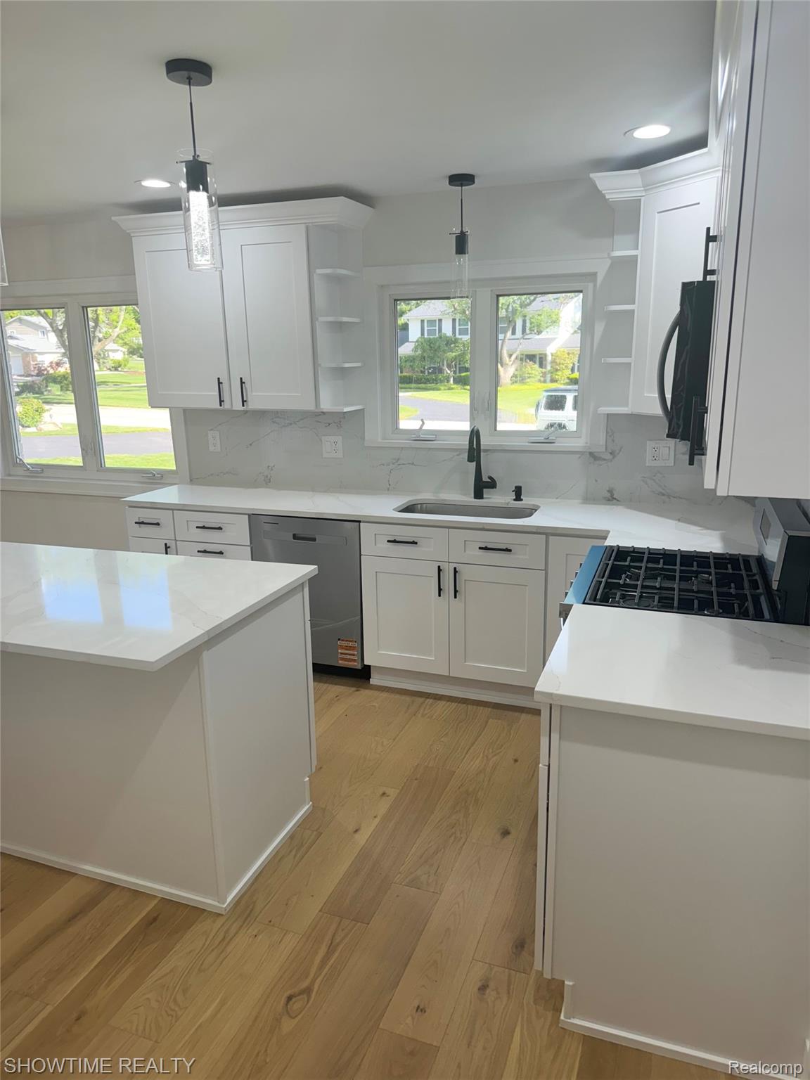 28806 Ramblewood Drive