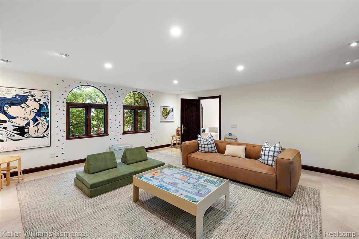 2829 Shannon Drive