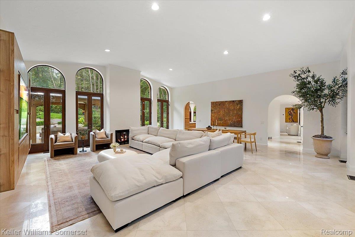 2829 Shannon Drive