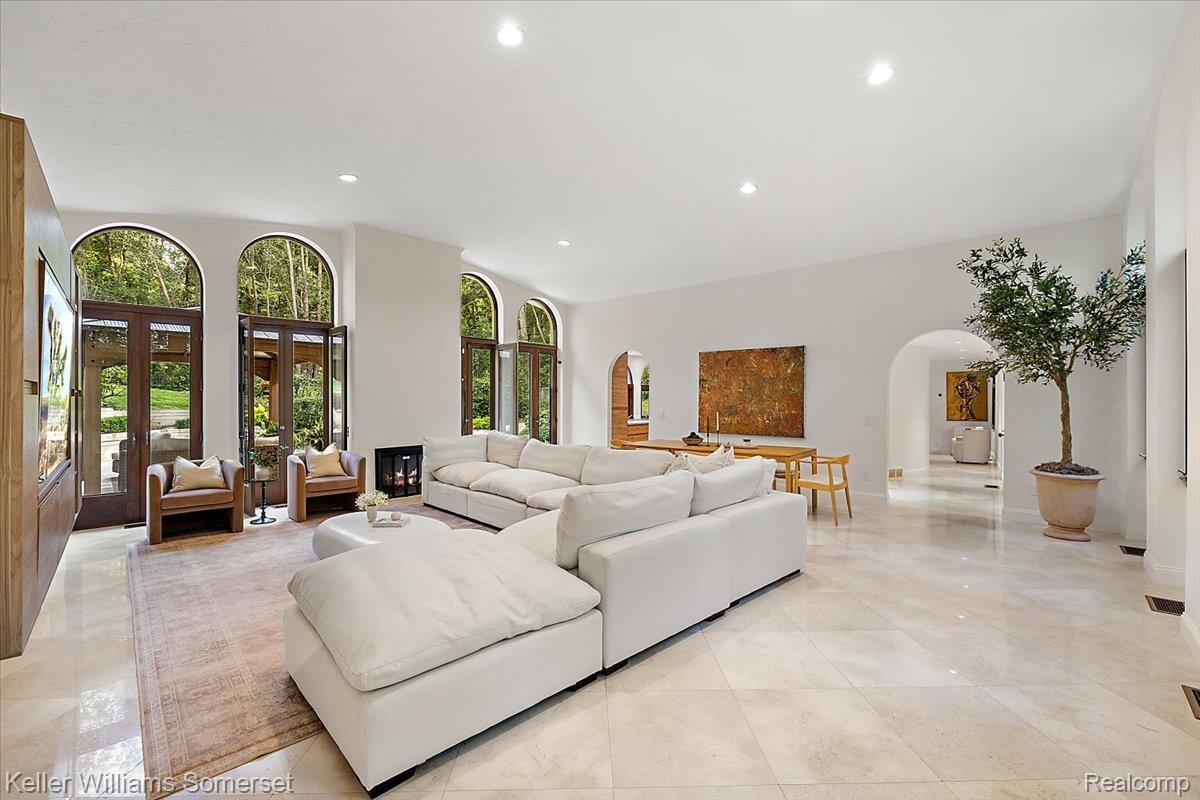 2829 Shannon Drive