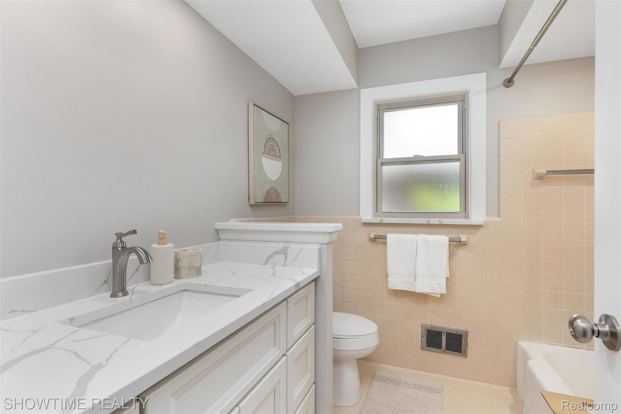 24635 River Heights Street