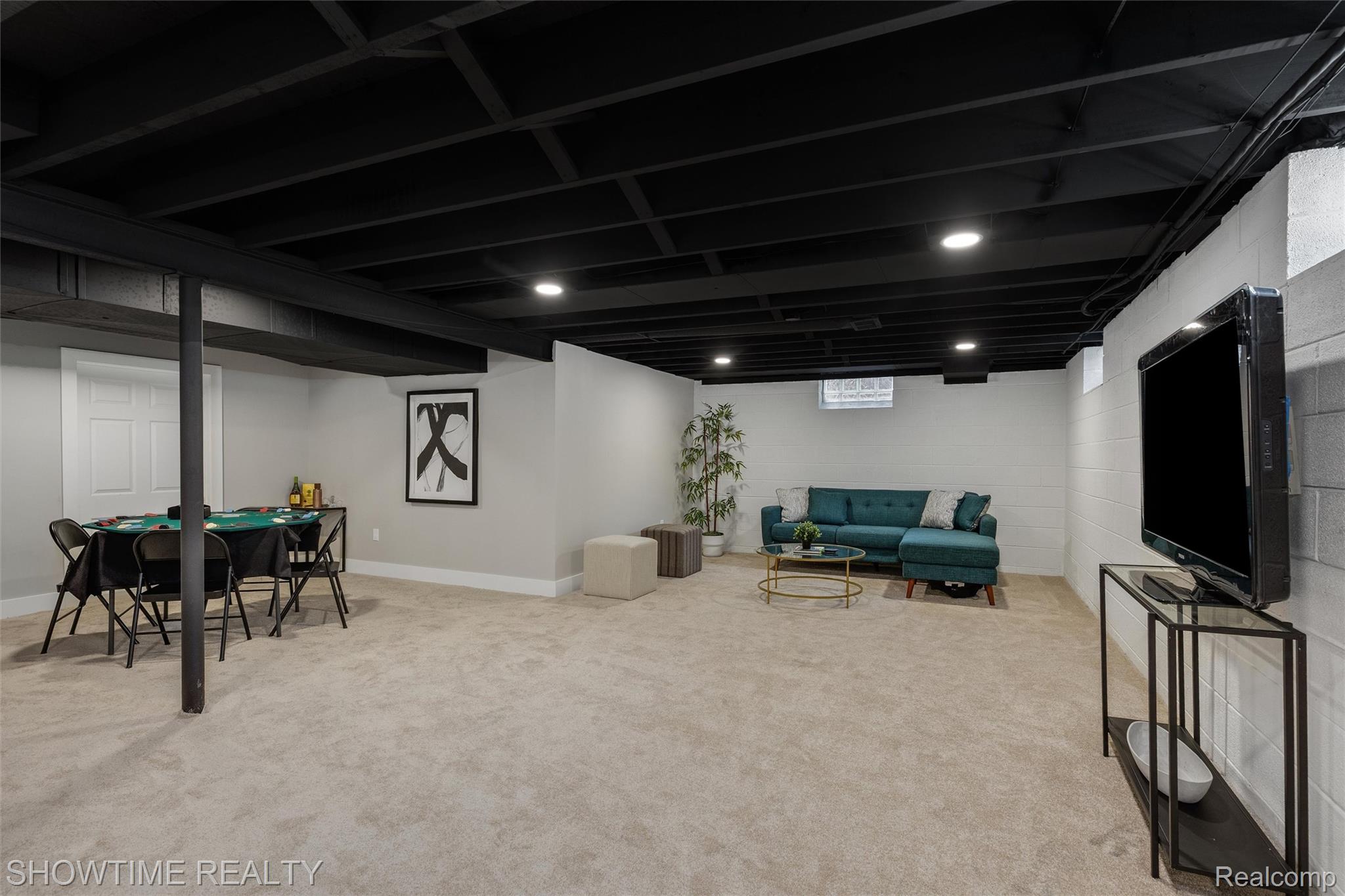 24635 River Heights Street