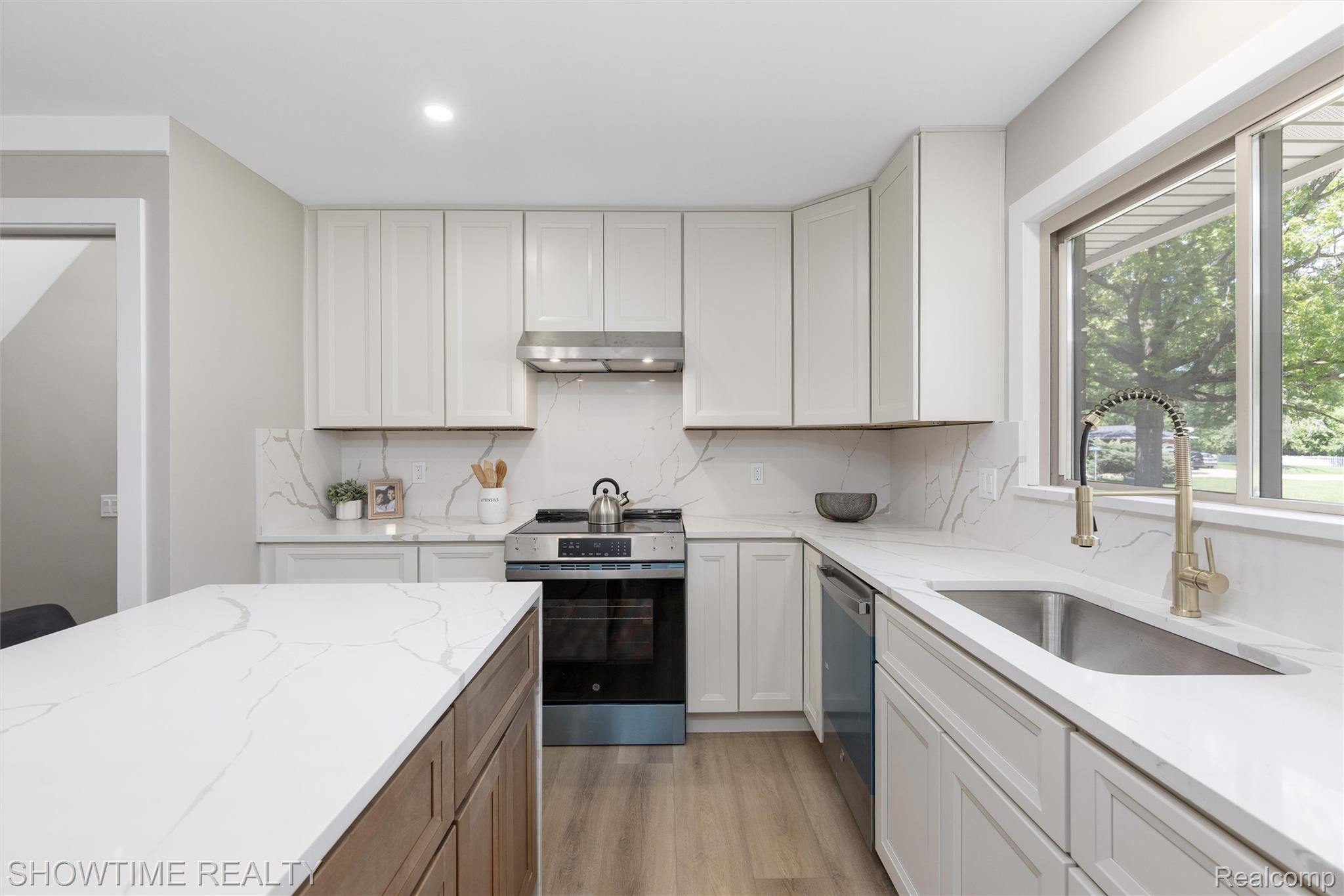 24635 River Heights Street