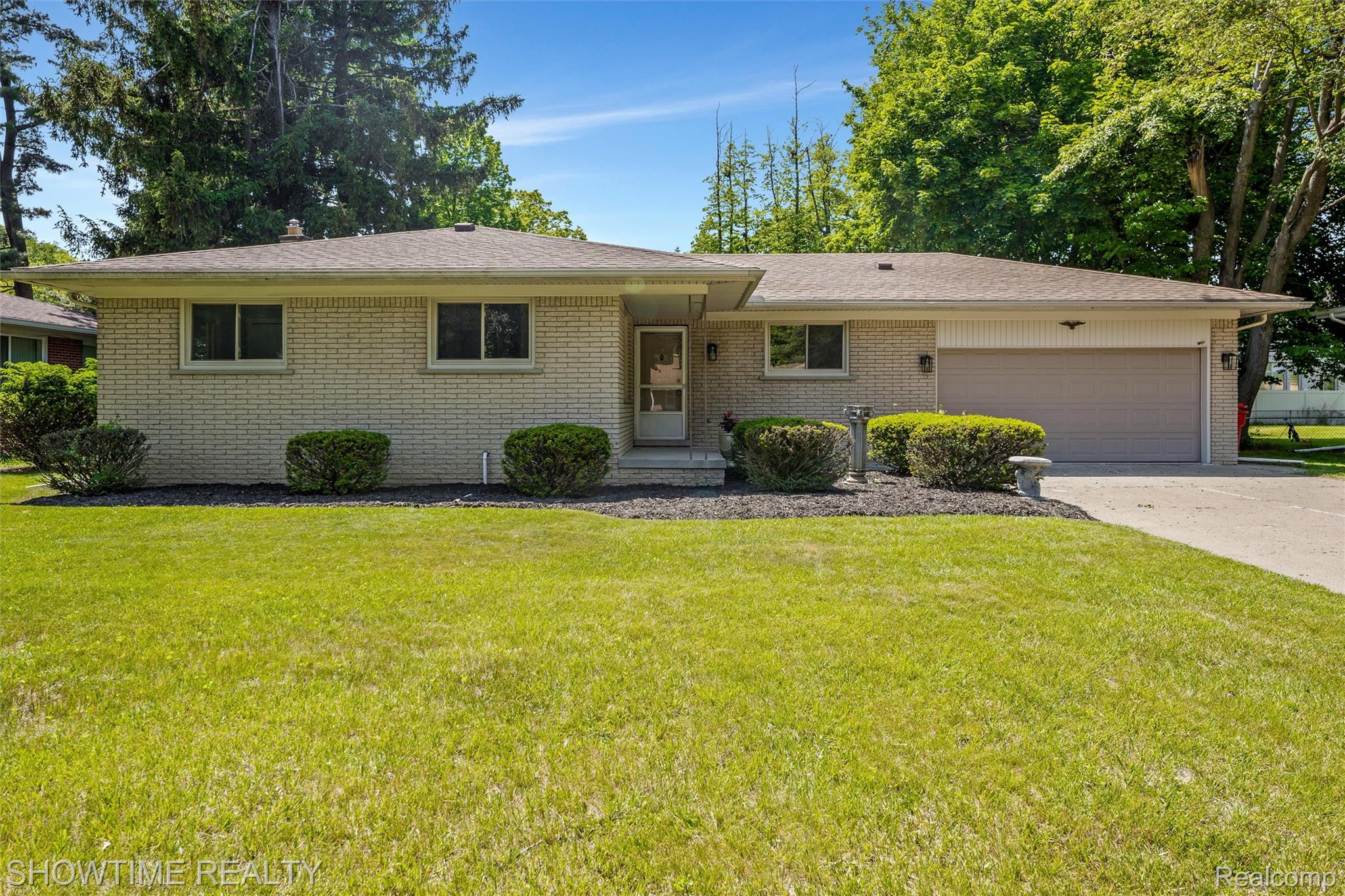 24635 River Heights Street