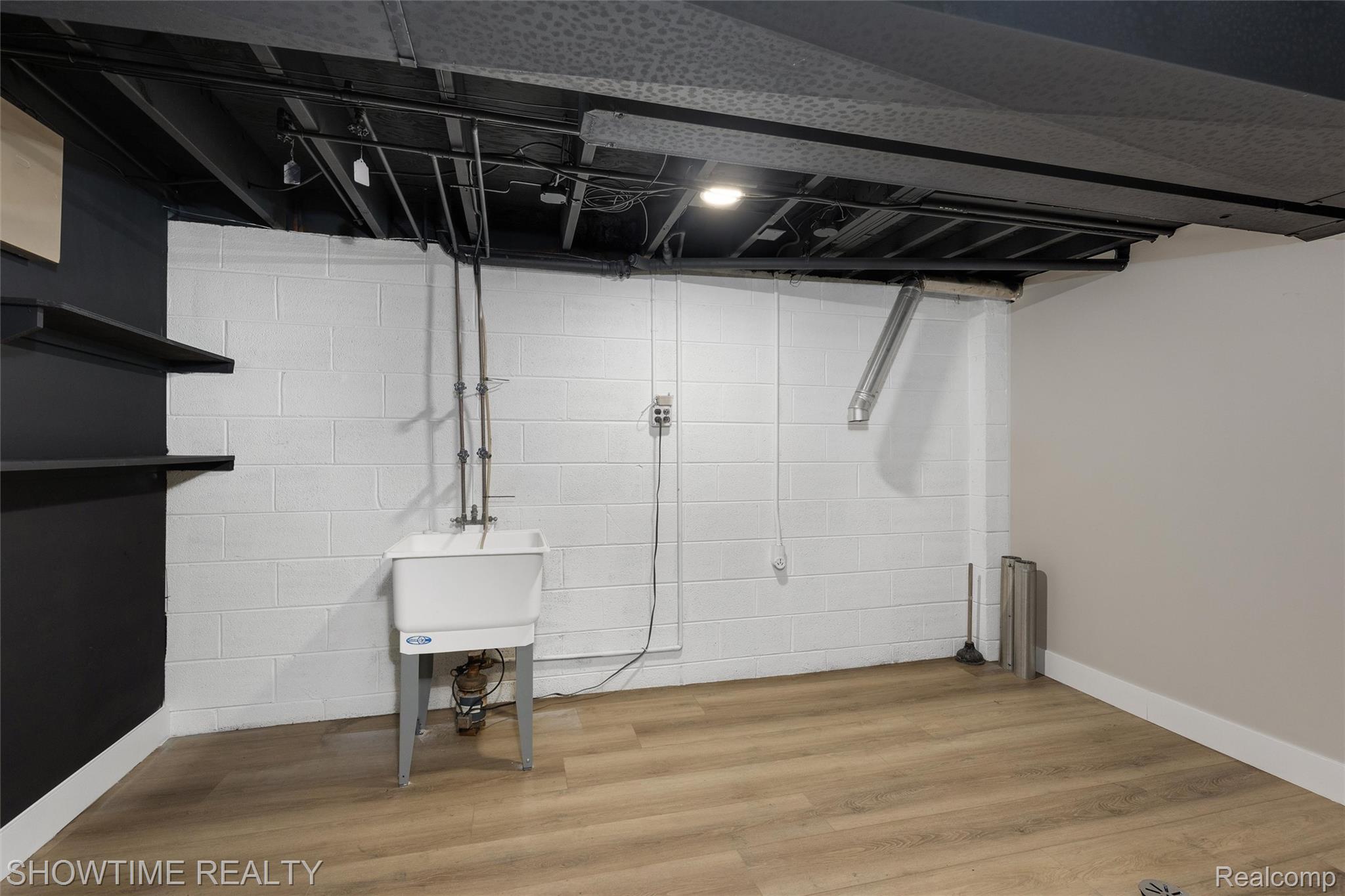 24635 River Heights Street