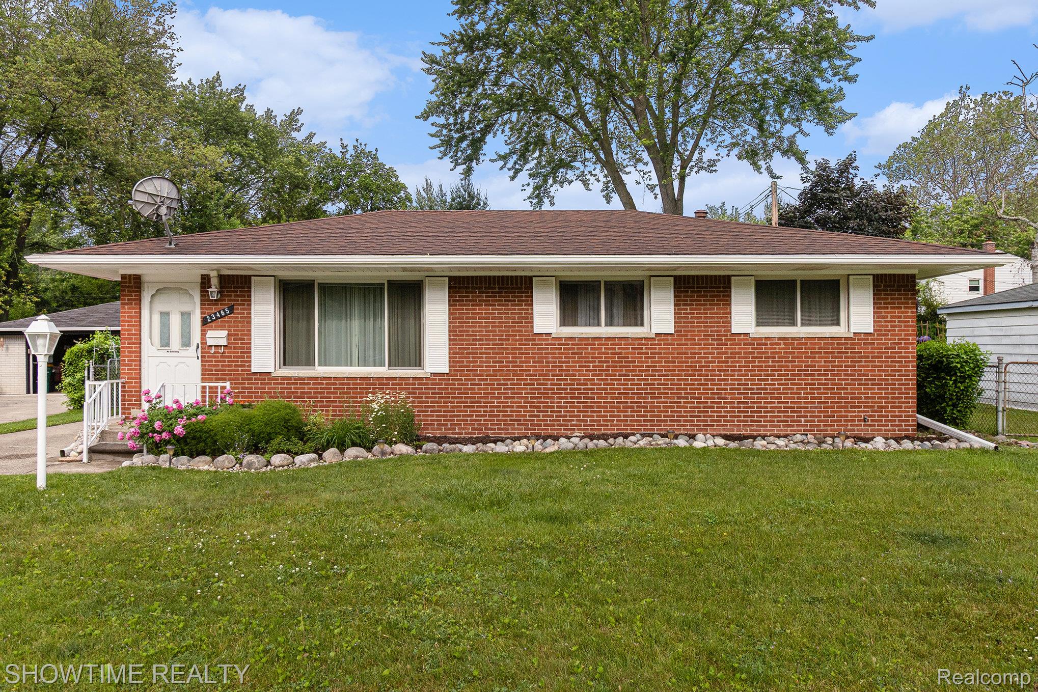 23465 N Stockton Avenue