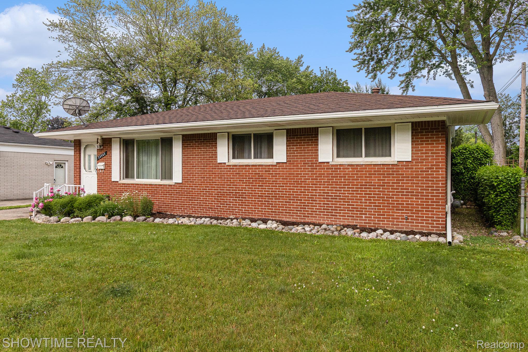 23465 N Stockton Avenue