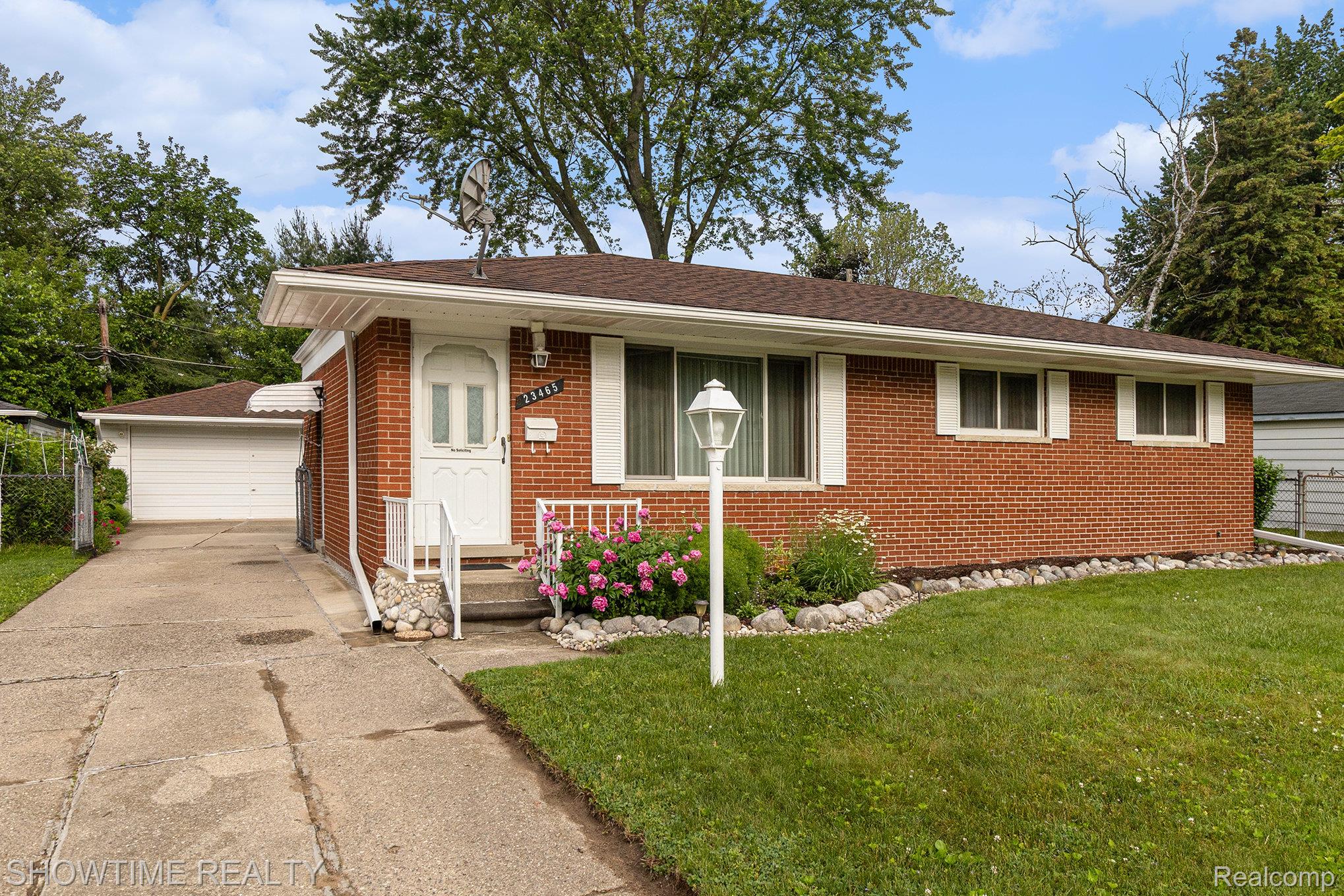 23465 N Stockton Avenue