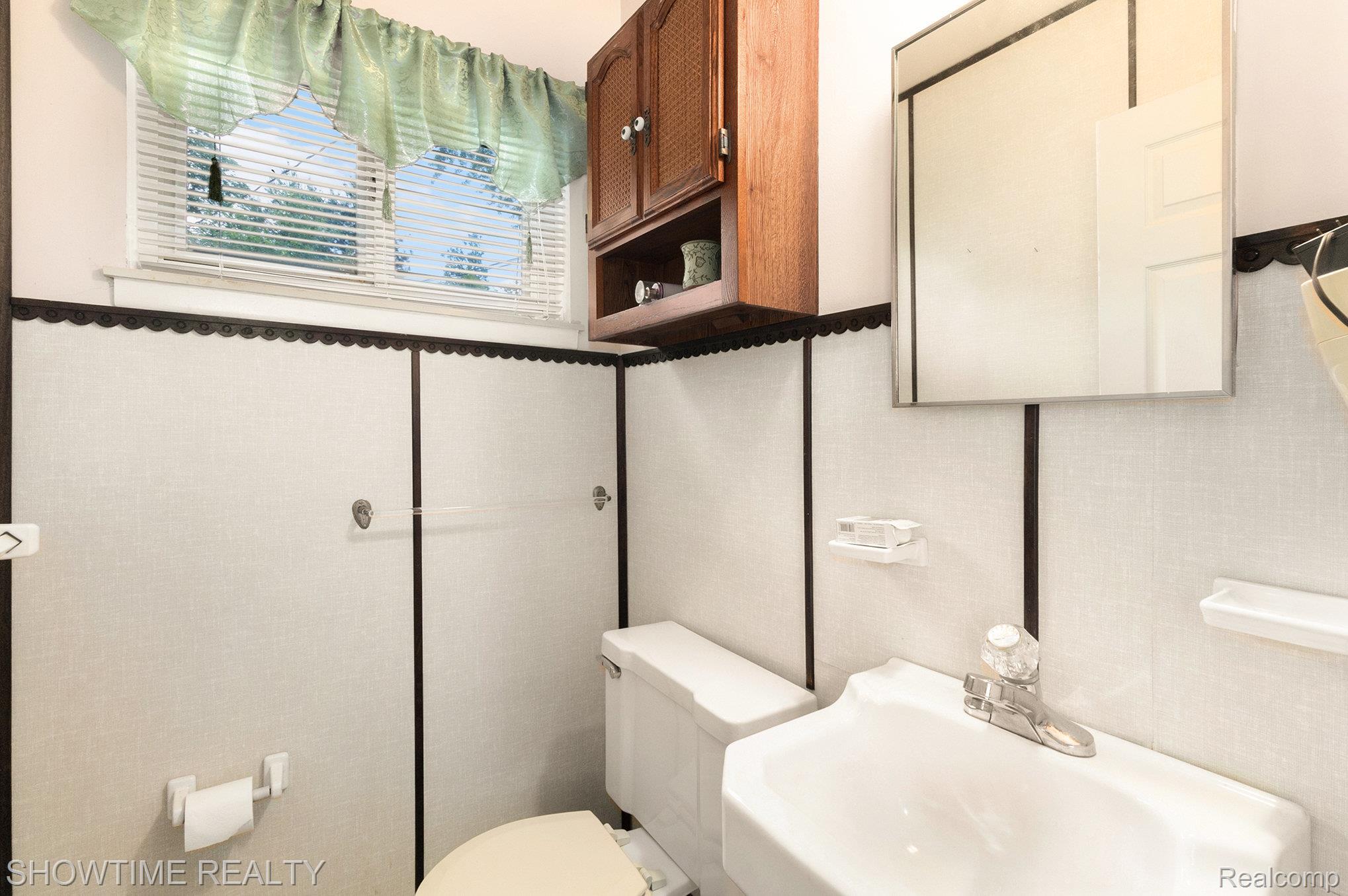 23465 N Stockton Avenue