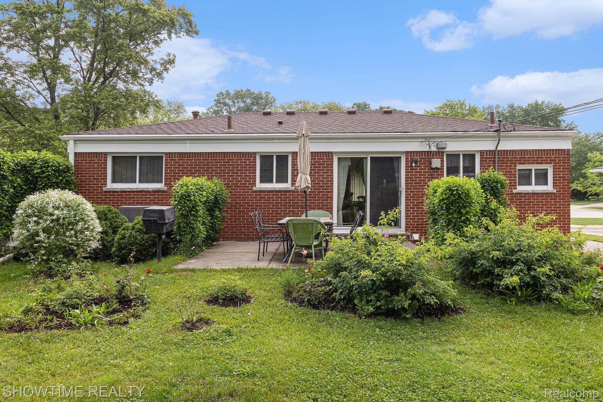 23465 N Stockton Avenue