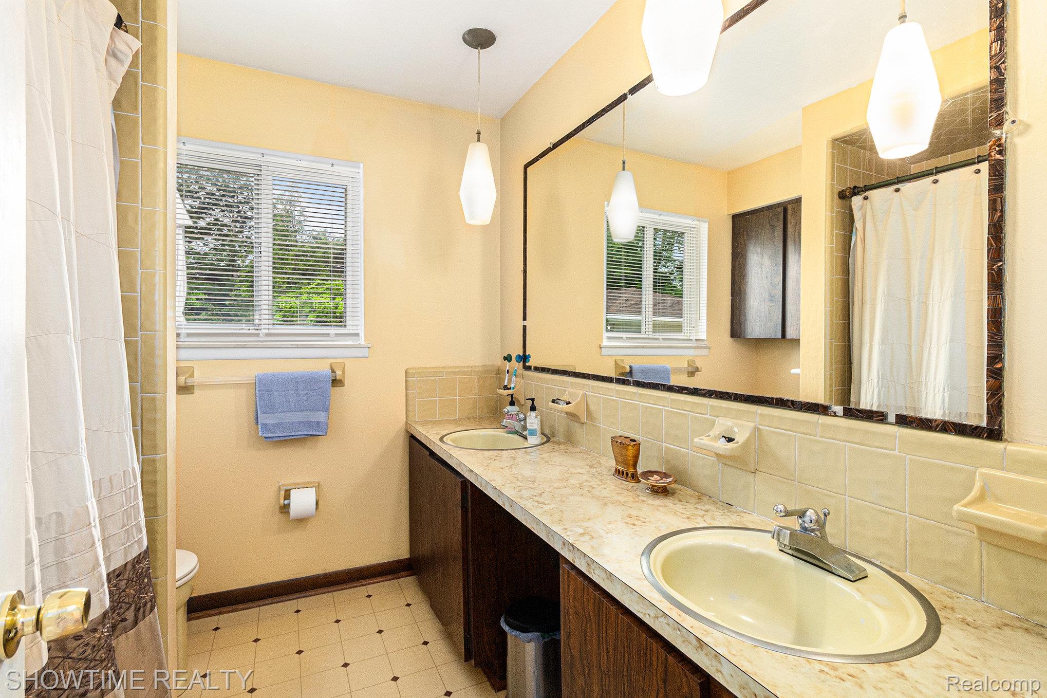 23465 N Stockton Avenue