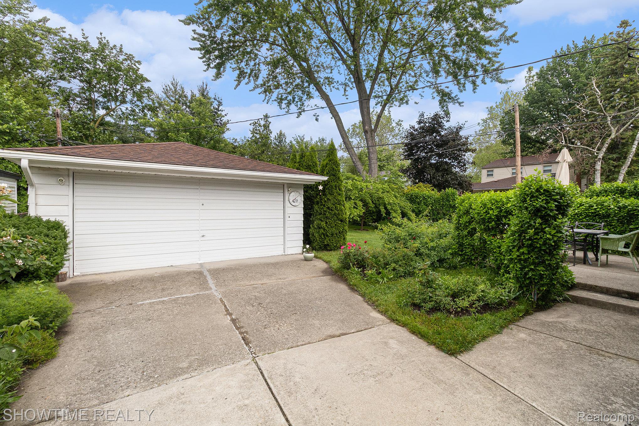 23465 N Stockton Avenue