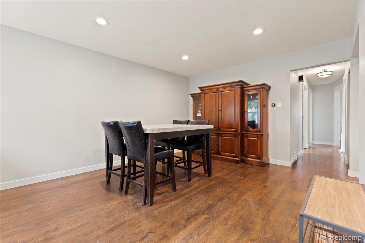 1059 Kenilworth Place