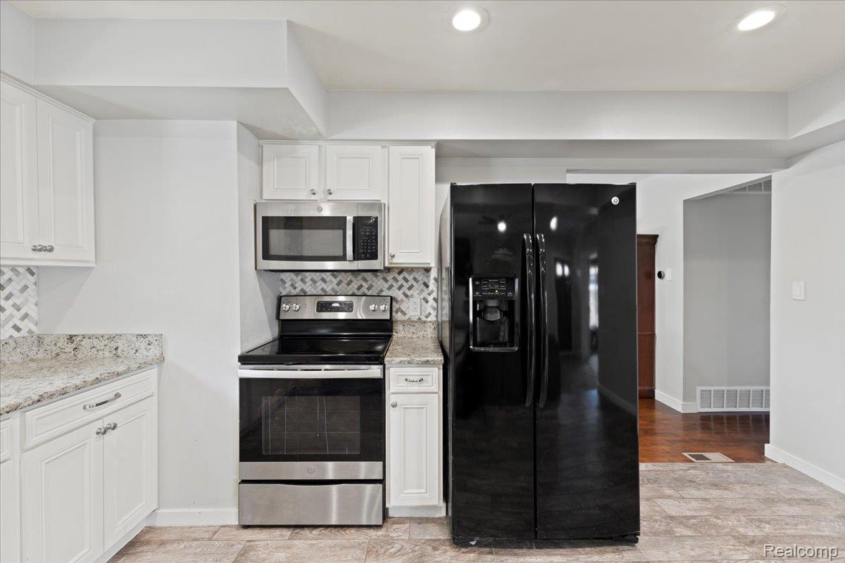 1059 Kenilworth Place