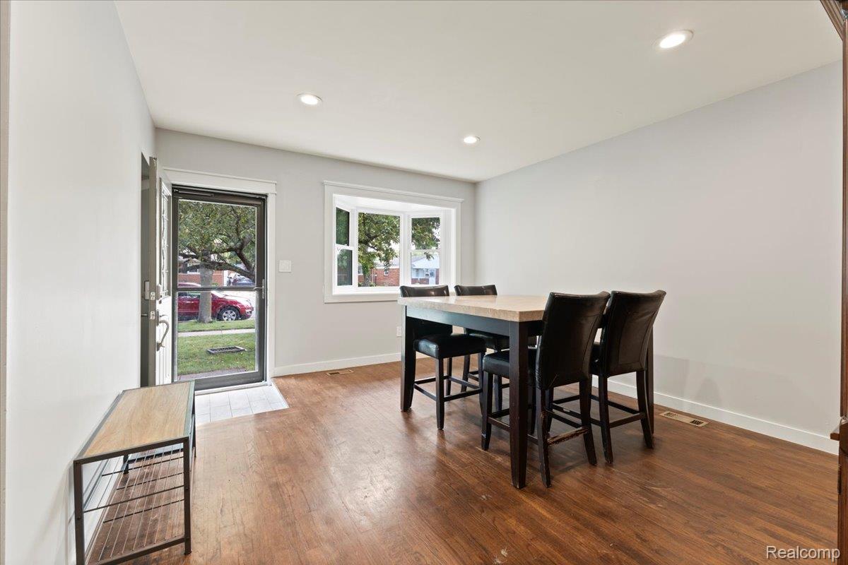 1059 Kenilworth Place