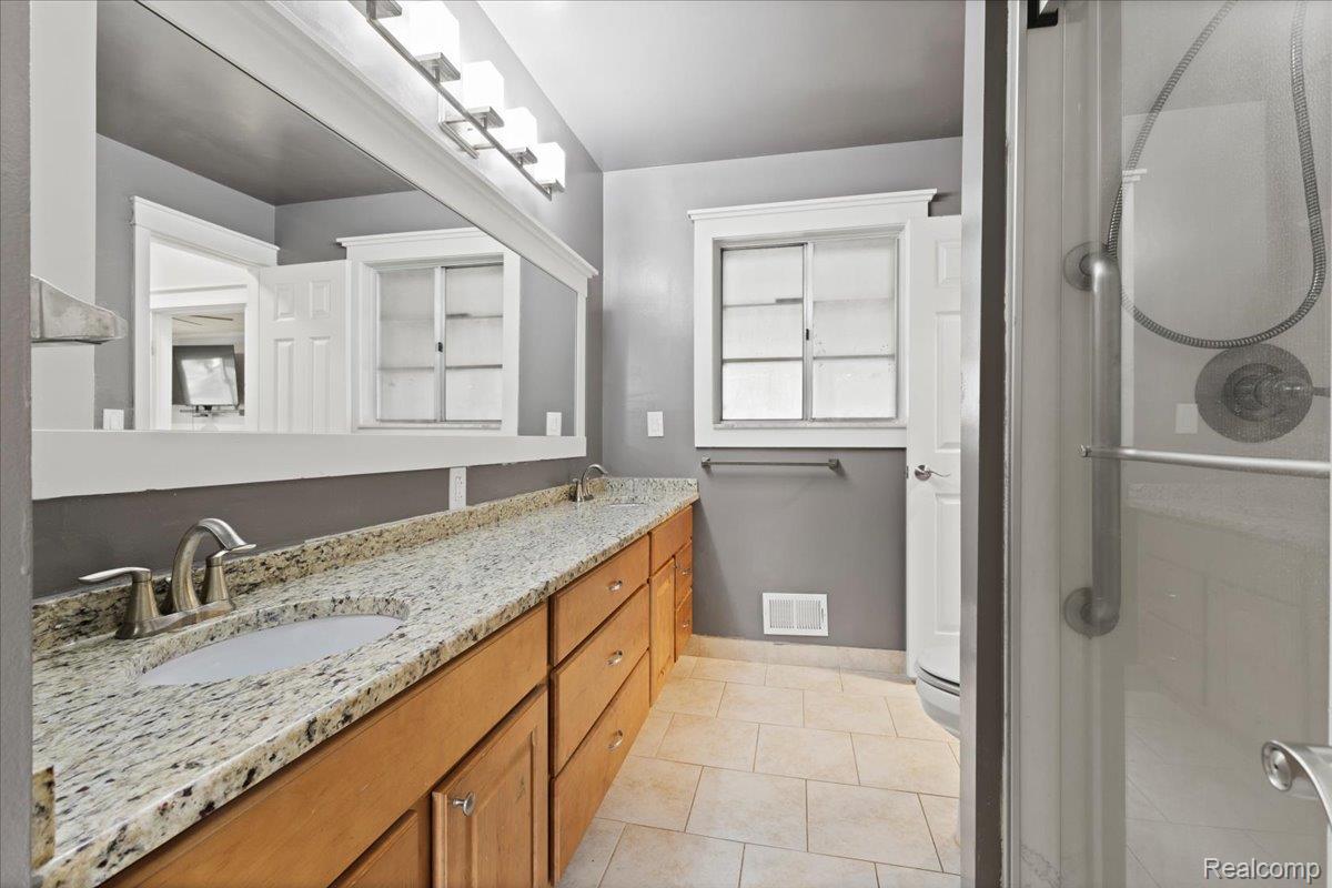 1059 Kenilworth Place