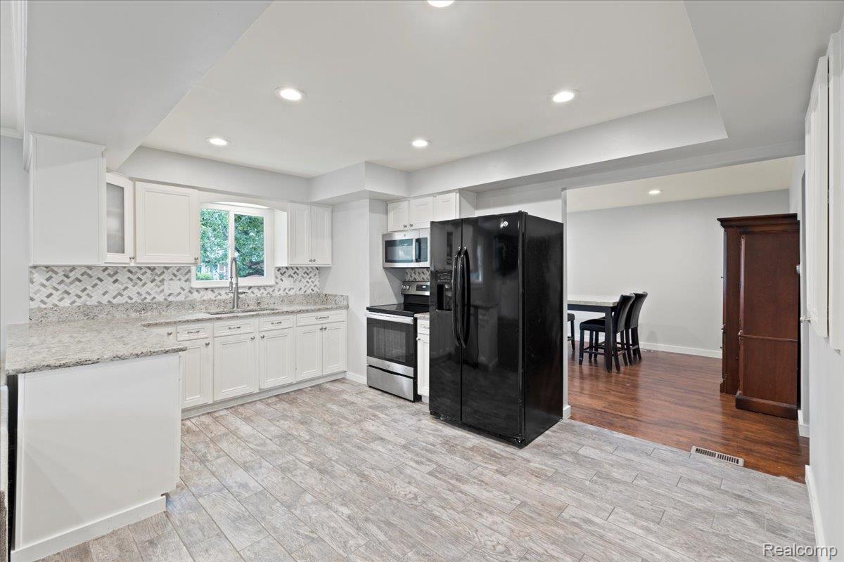 1059 Kenilworth Place