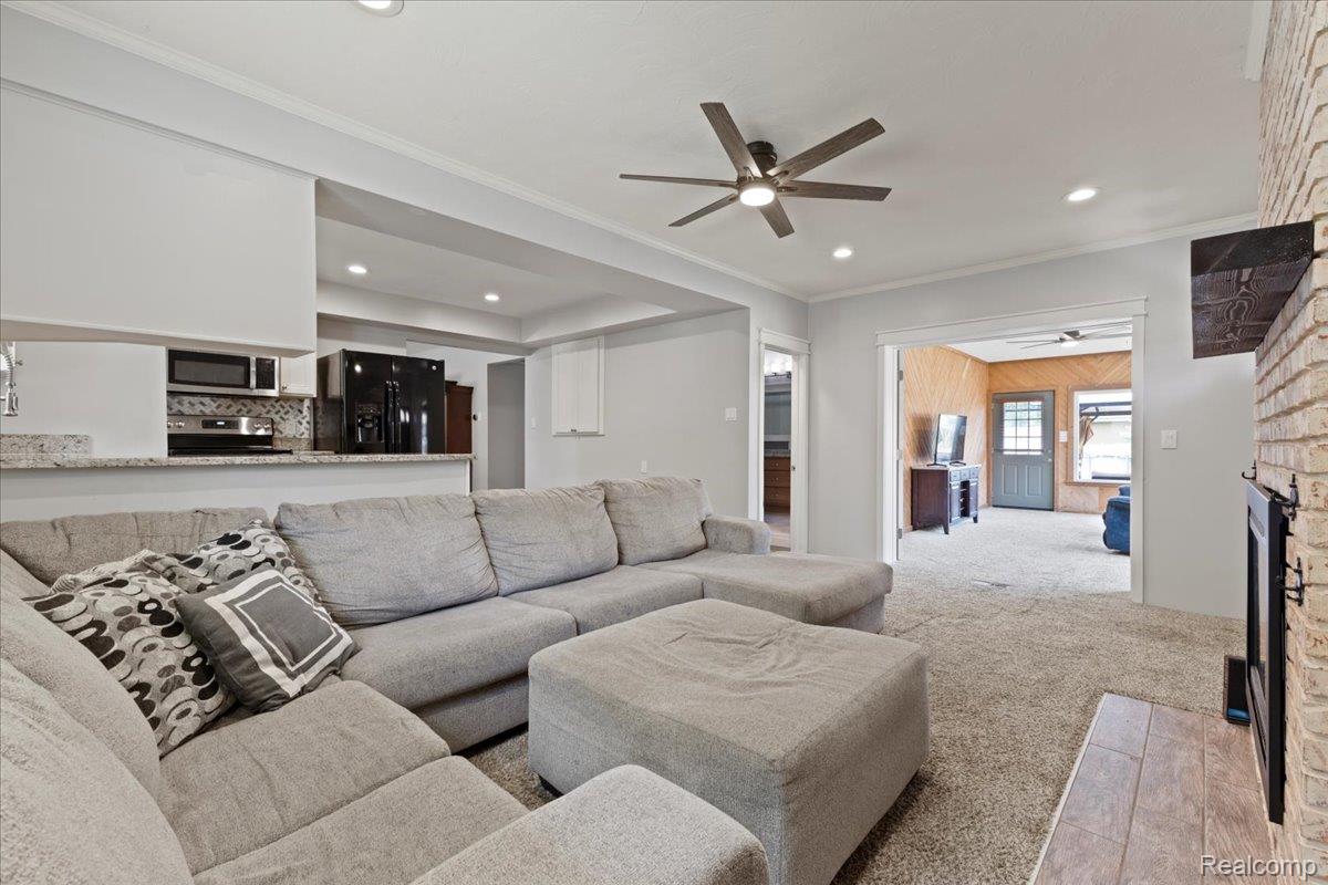 1059 Kenilworth Place