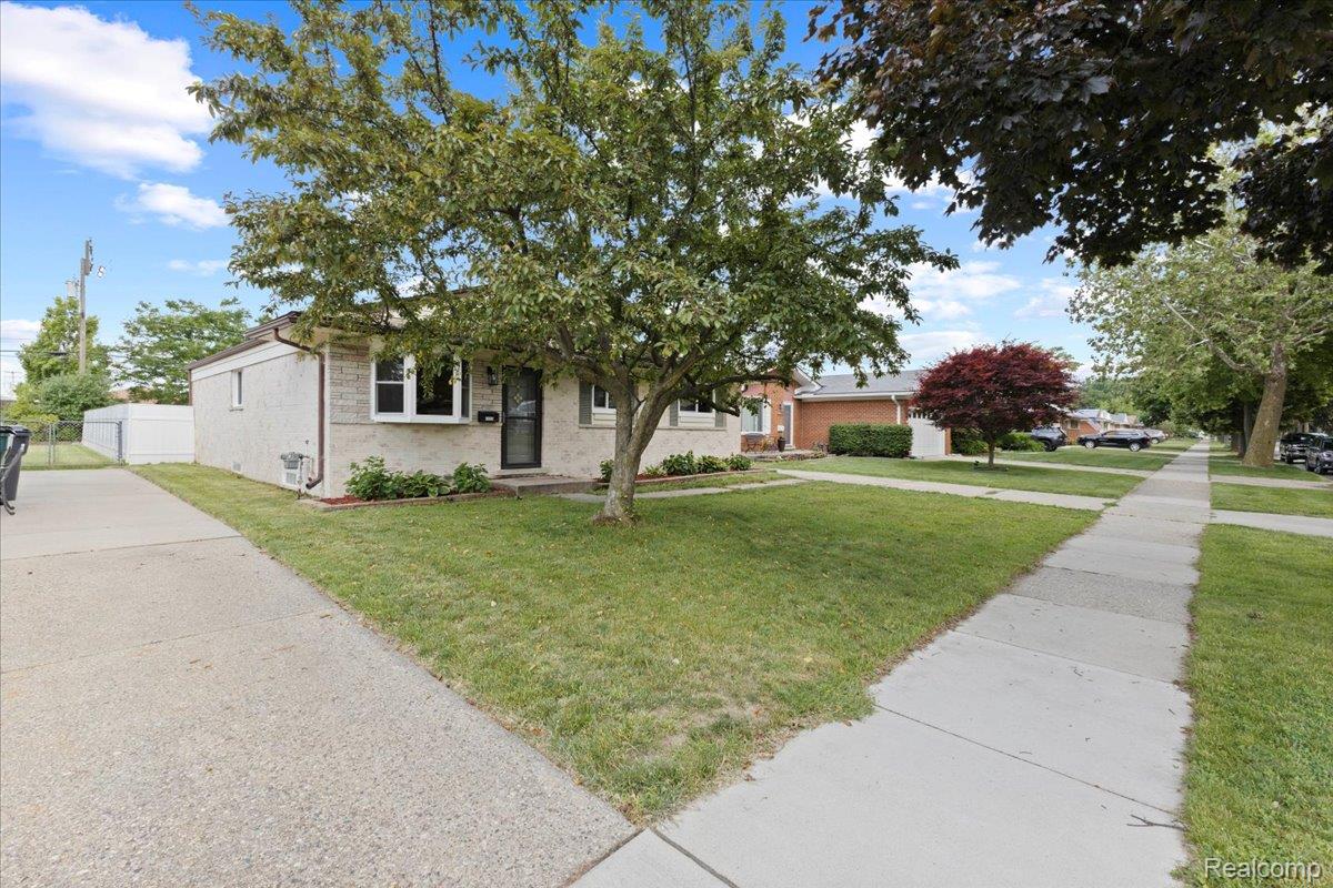 1059 Kenilworth Place