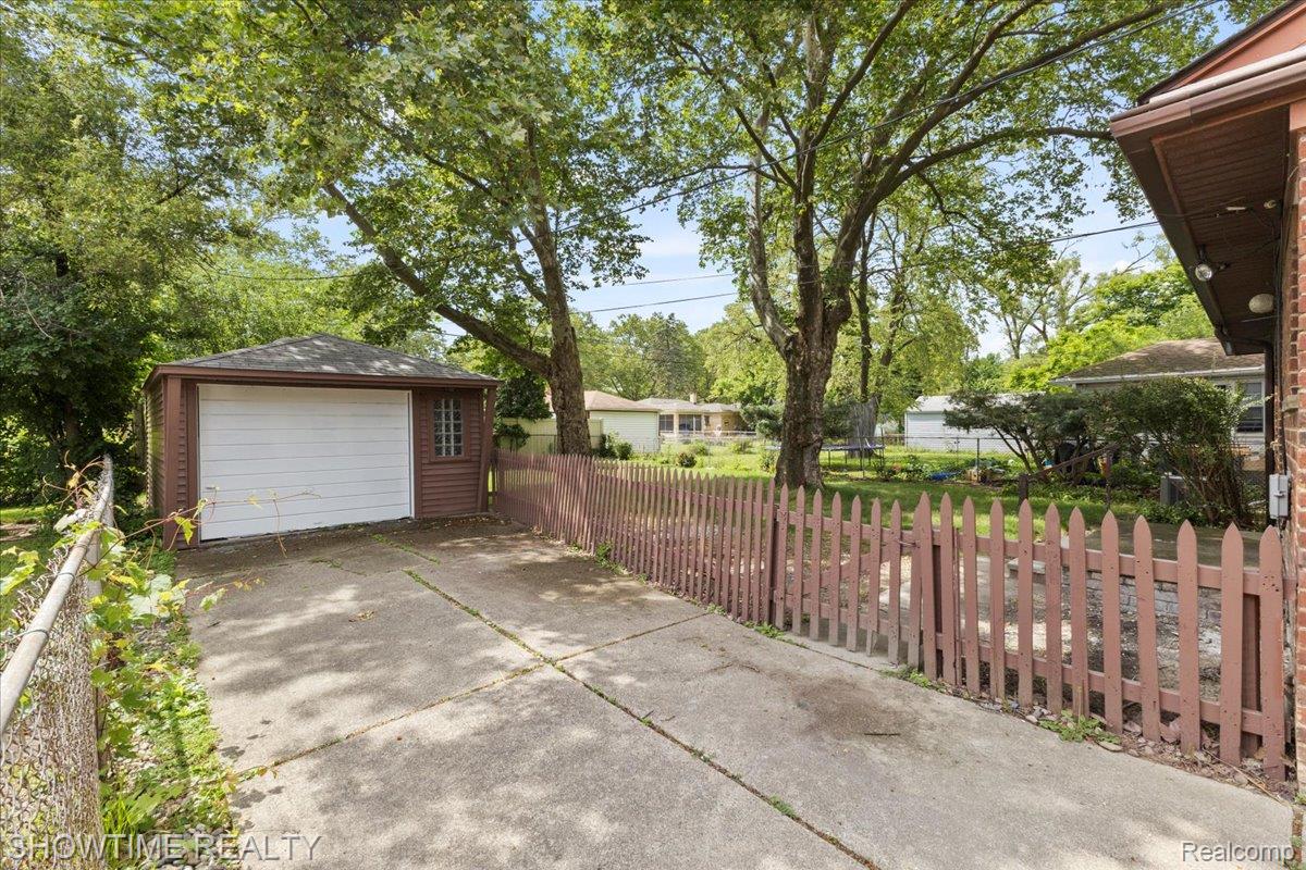 24611 Kenosha Street