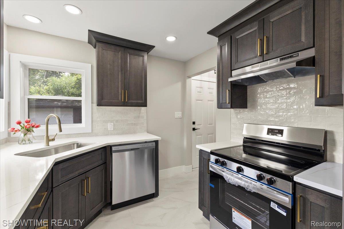 24611 Kenosha Street