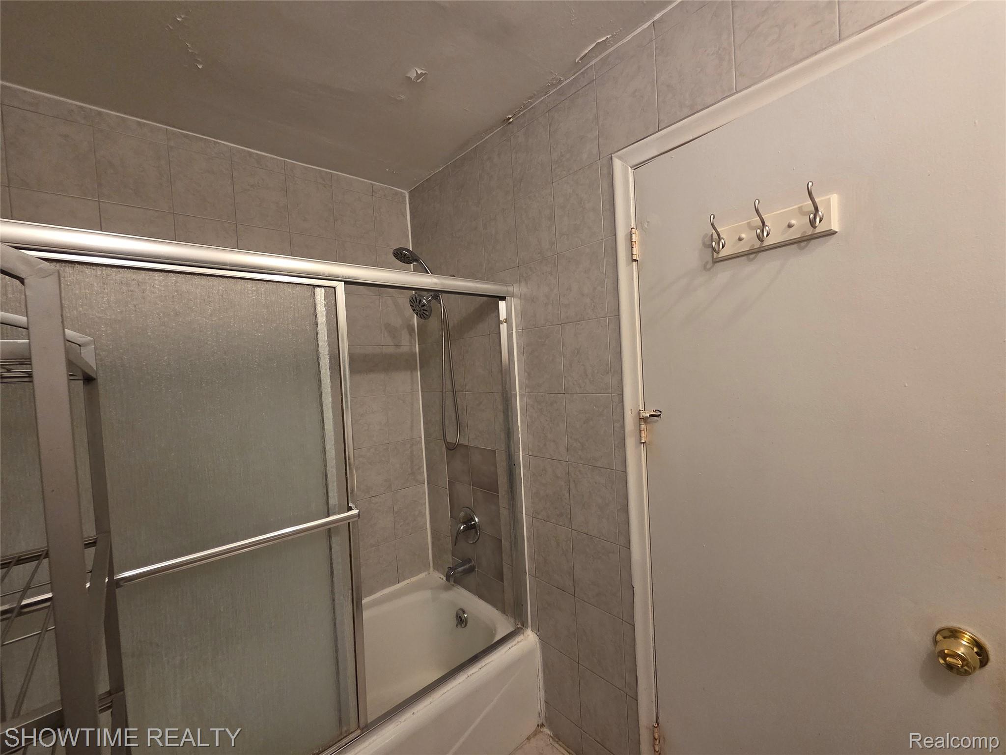 39417 Van Dyke Avenue 602