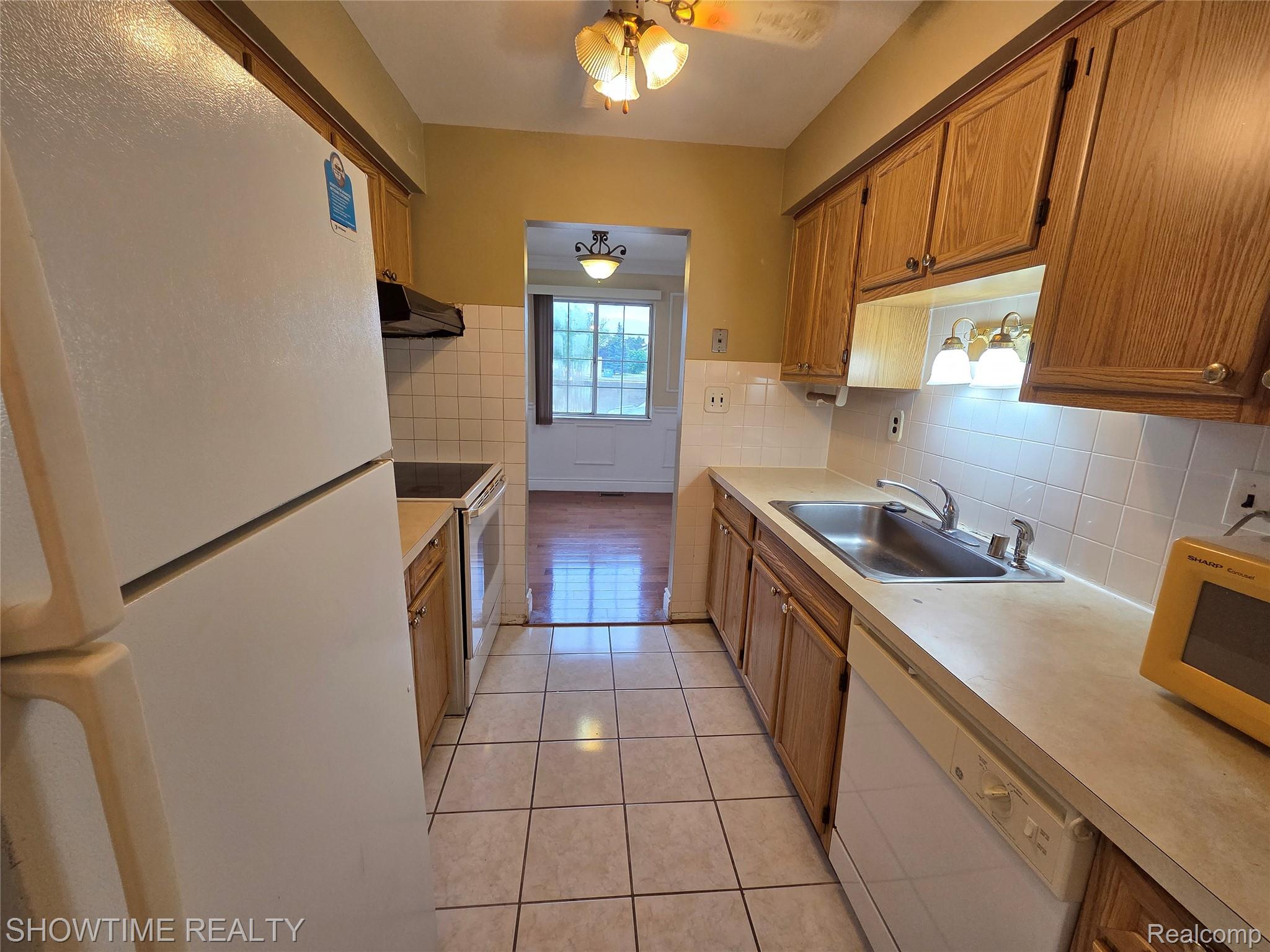 39417 Van Dyke Avenue 602