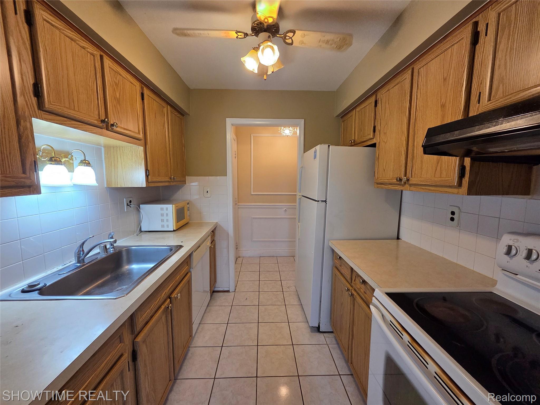 39417 Van Dyke Avenue 602