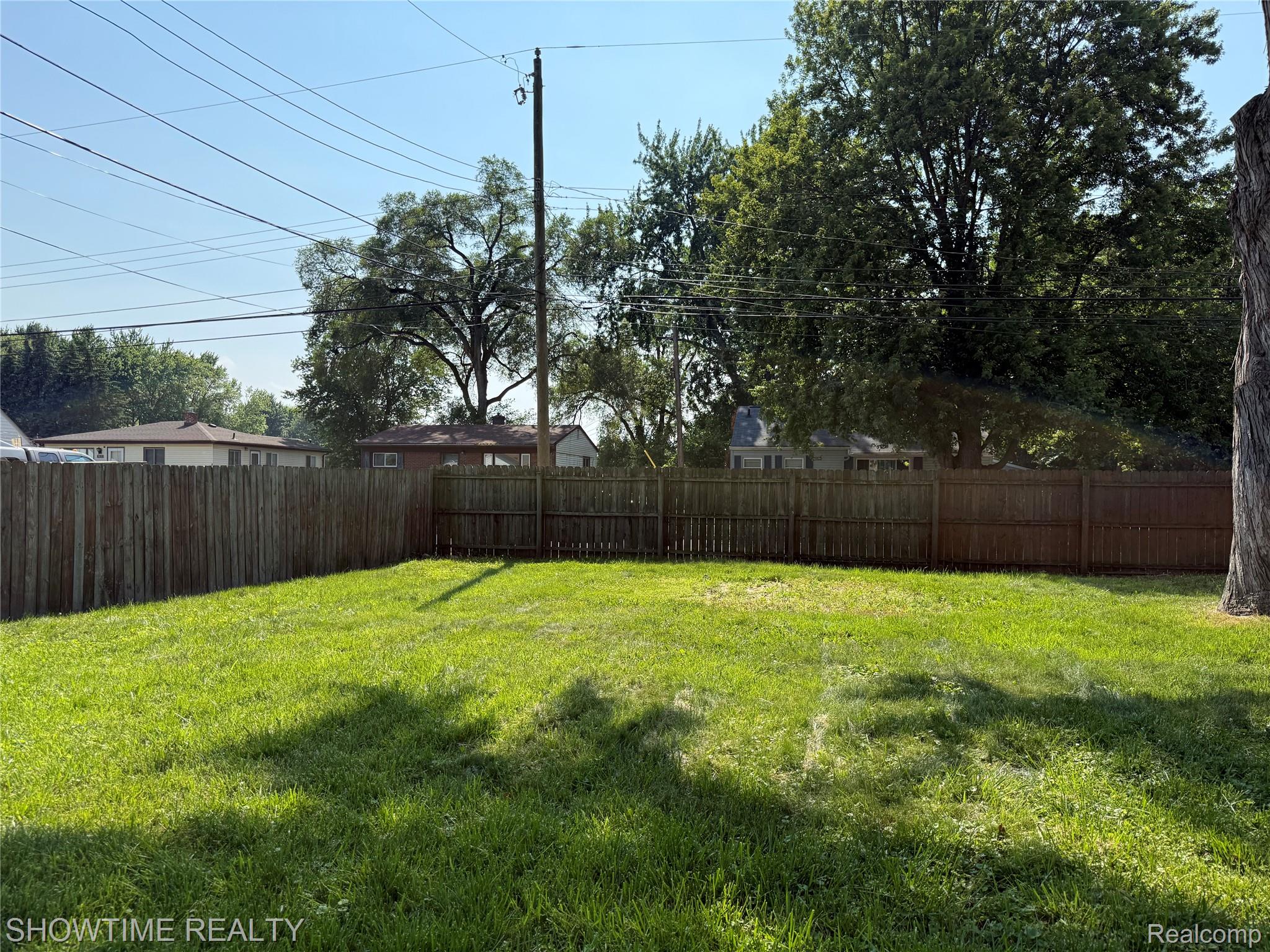 19000 FLORAIN Street