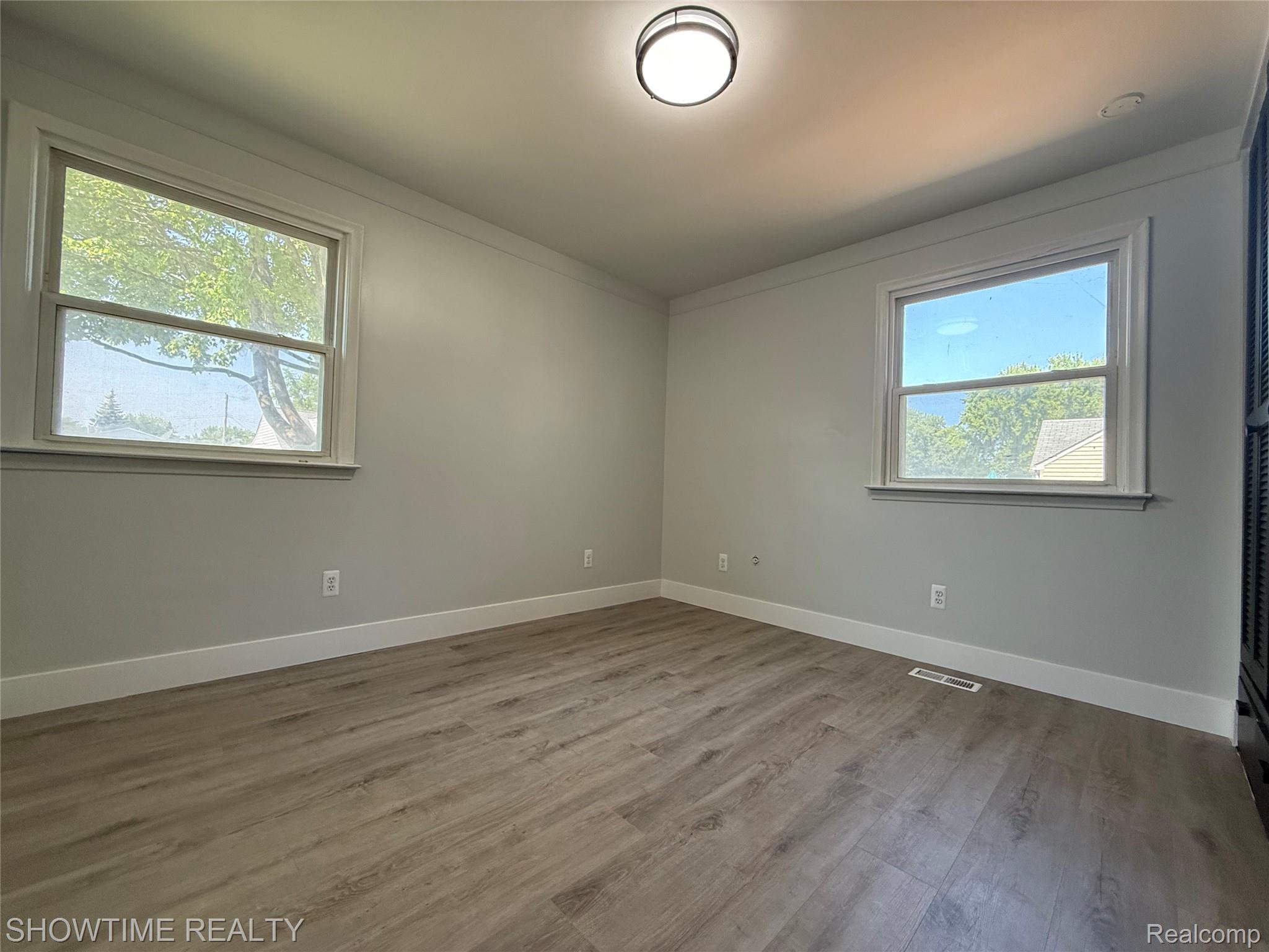 19000 FLORAIN Street