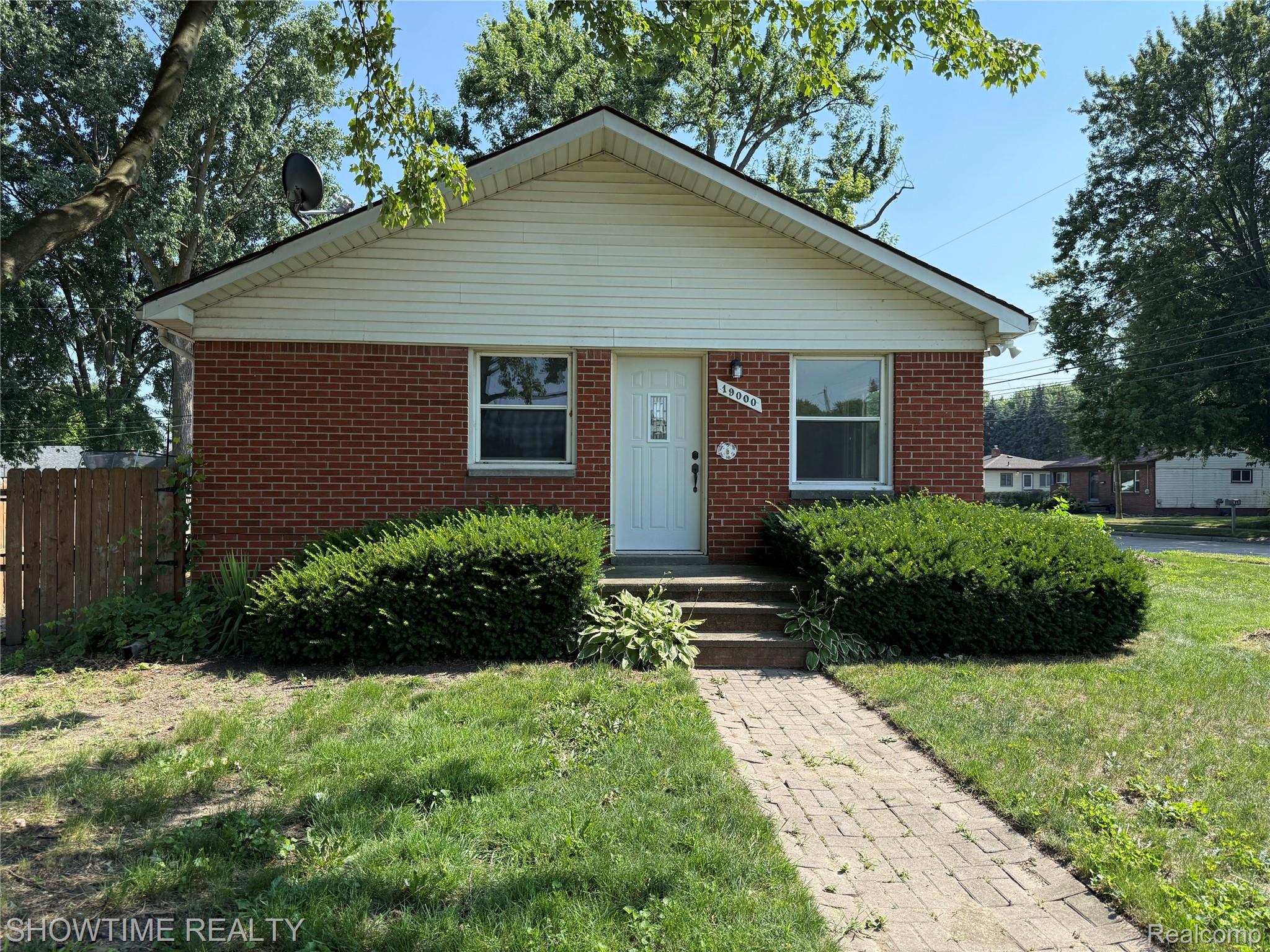 19000 FLORAIN Street