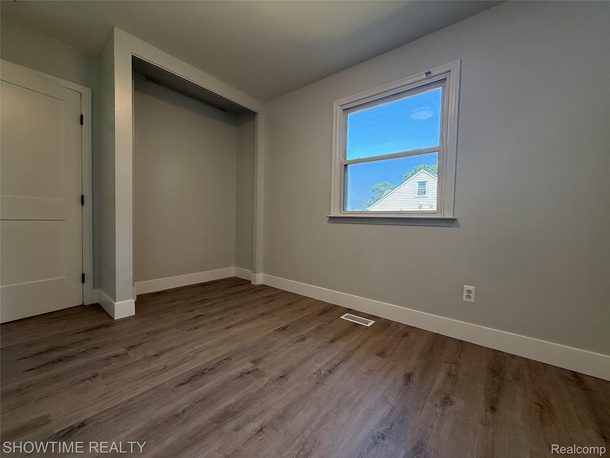 19000 FLORAIN Street