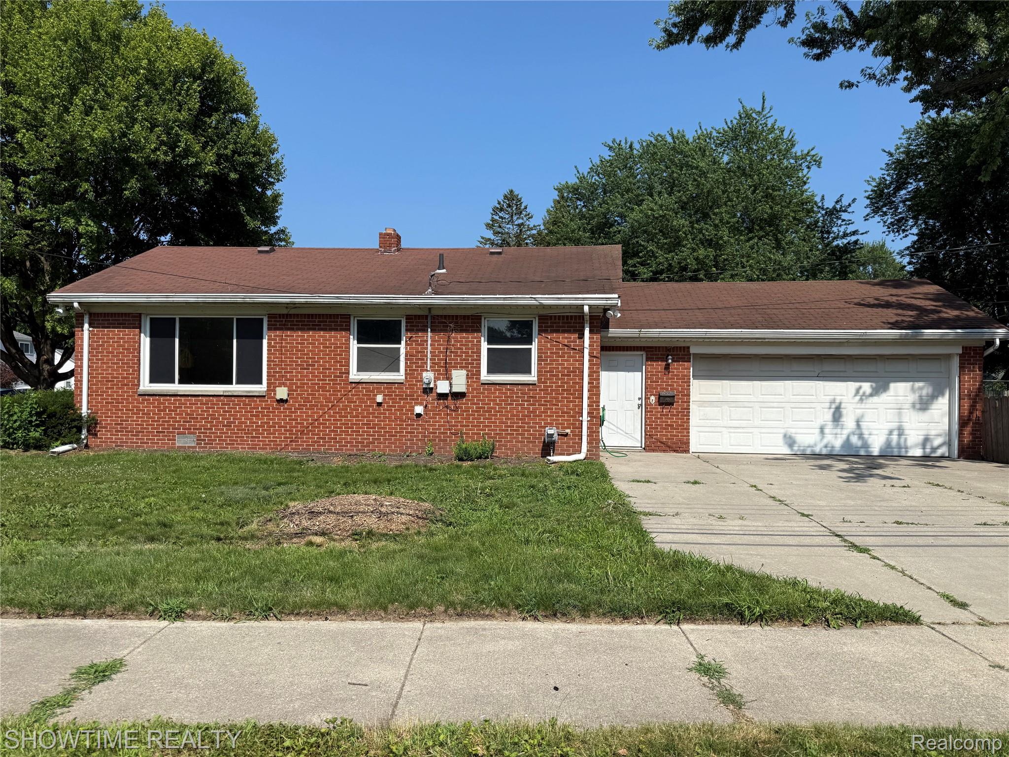 19000 FLORAIN Street