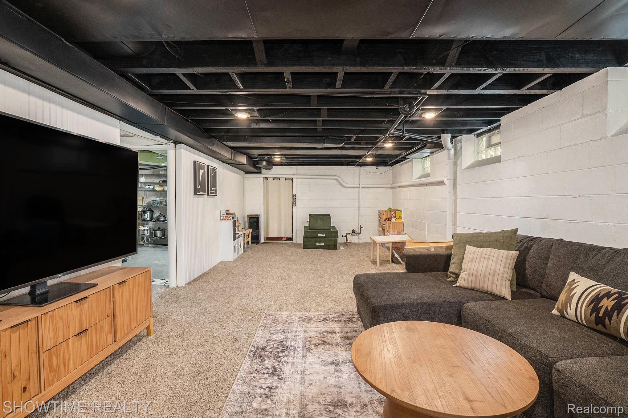 1206 Oxford Road