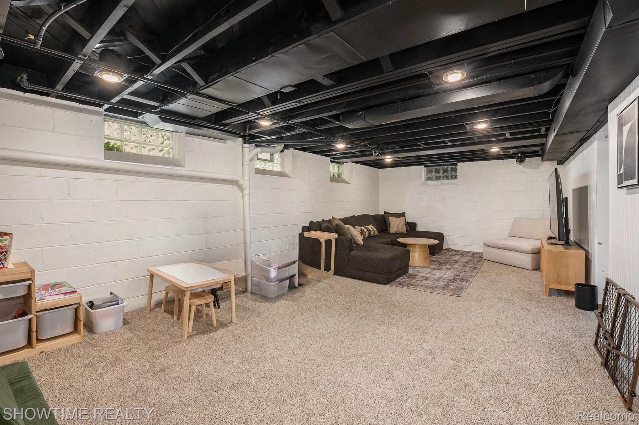 1206 Oxford Road
