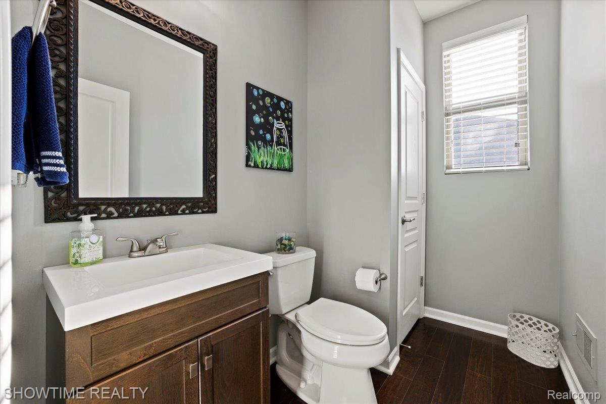 102 Oakland Crest Drive