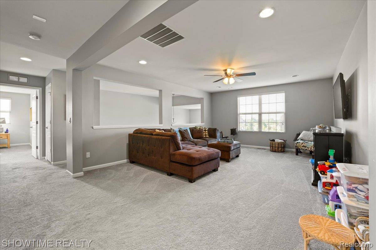 102 Oakland Crest Drive