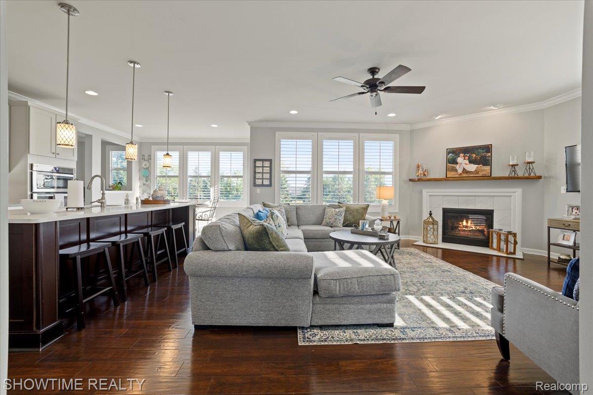 102 Oakland Crest Drive