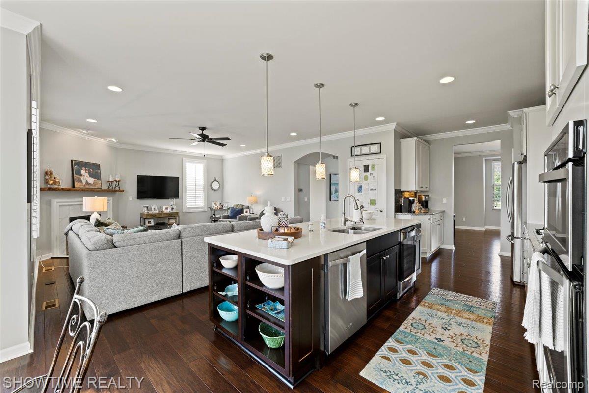 102 Oakland Crest Drive