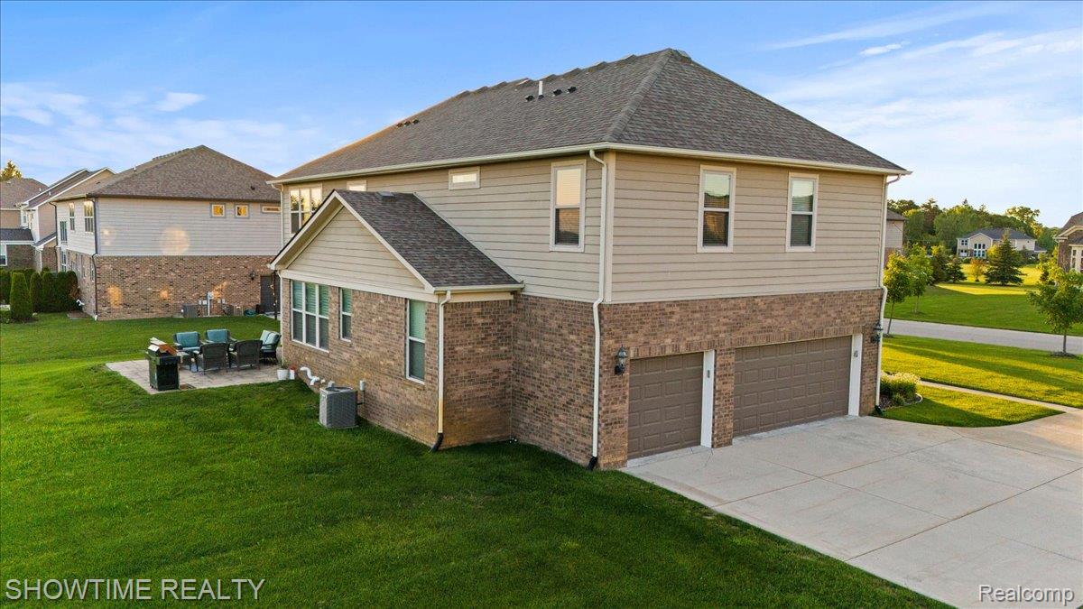 102 Oakland Crest Drive