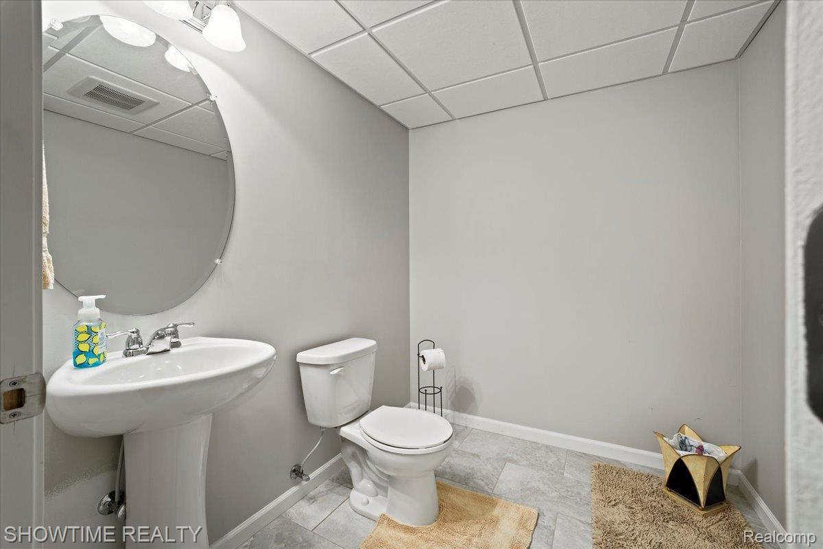 102 Oakland Crest Drive