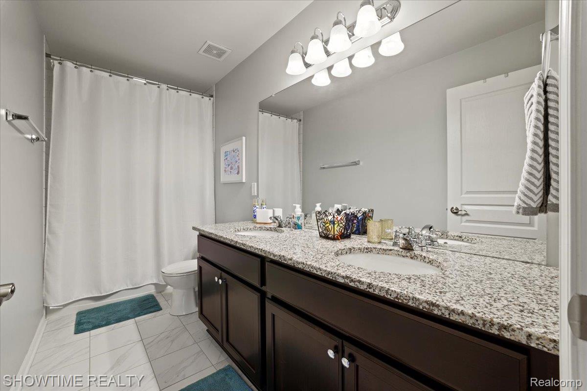 102 Oakland Crest Drive