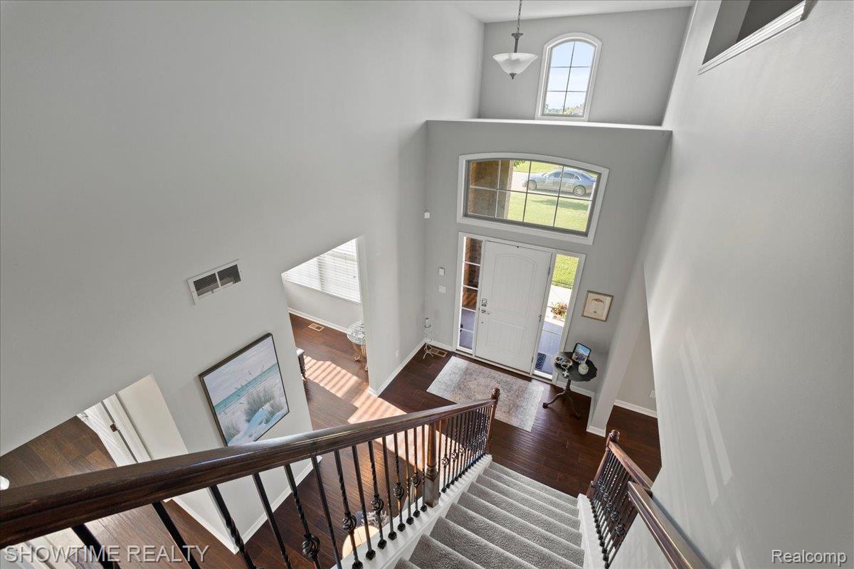 102 Oakland Crest Drive