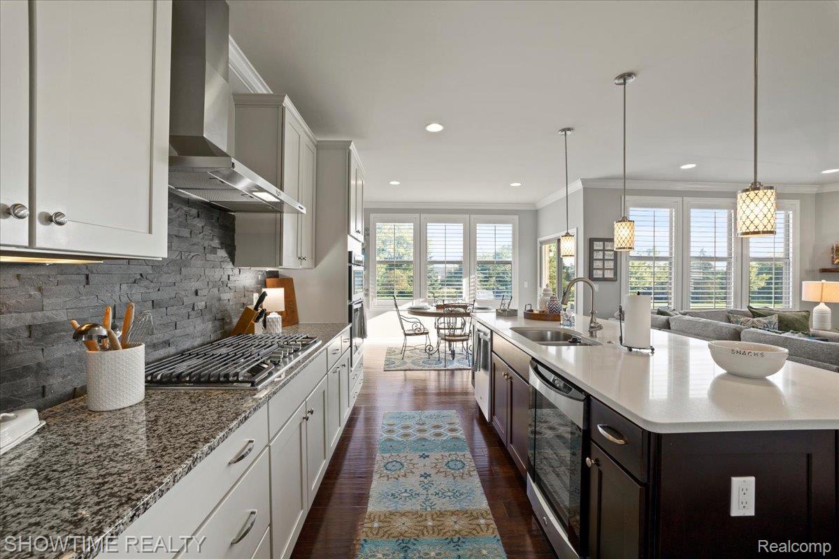 102 Oakland Crest Drive