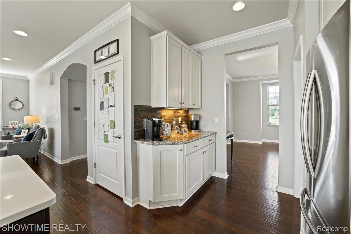 102 Oakland Crest Drive