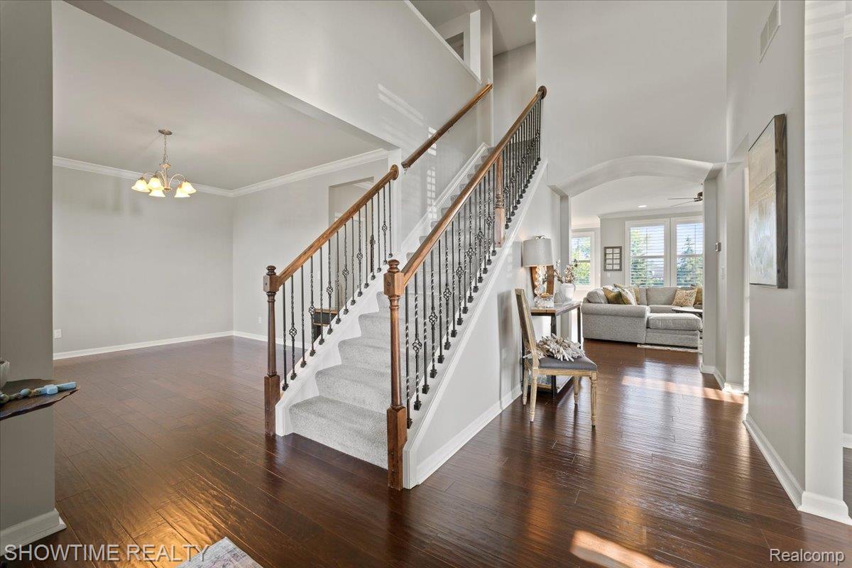 102 Oakland Crest Drive