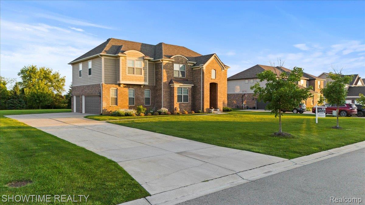 102 Oakland Crest Drive