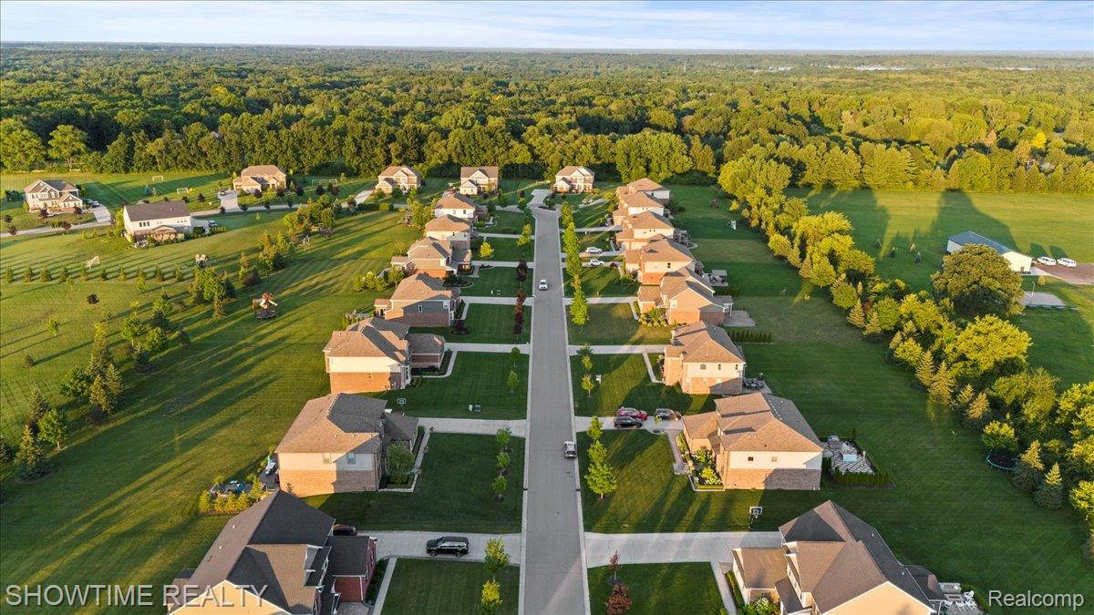 102 Oakland Crest Drive