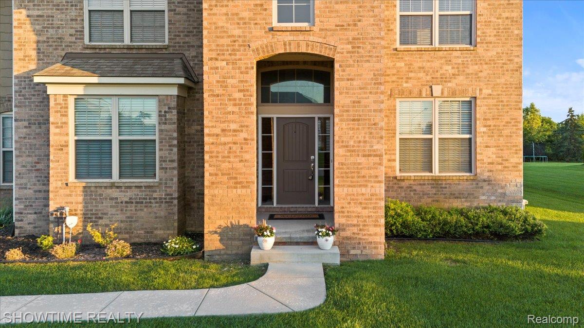 102 Oakland Crest Drive