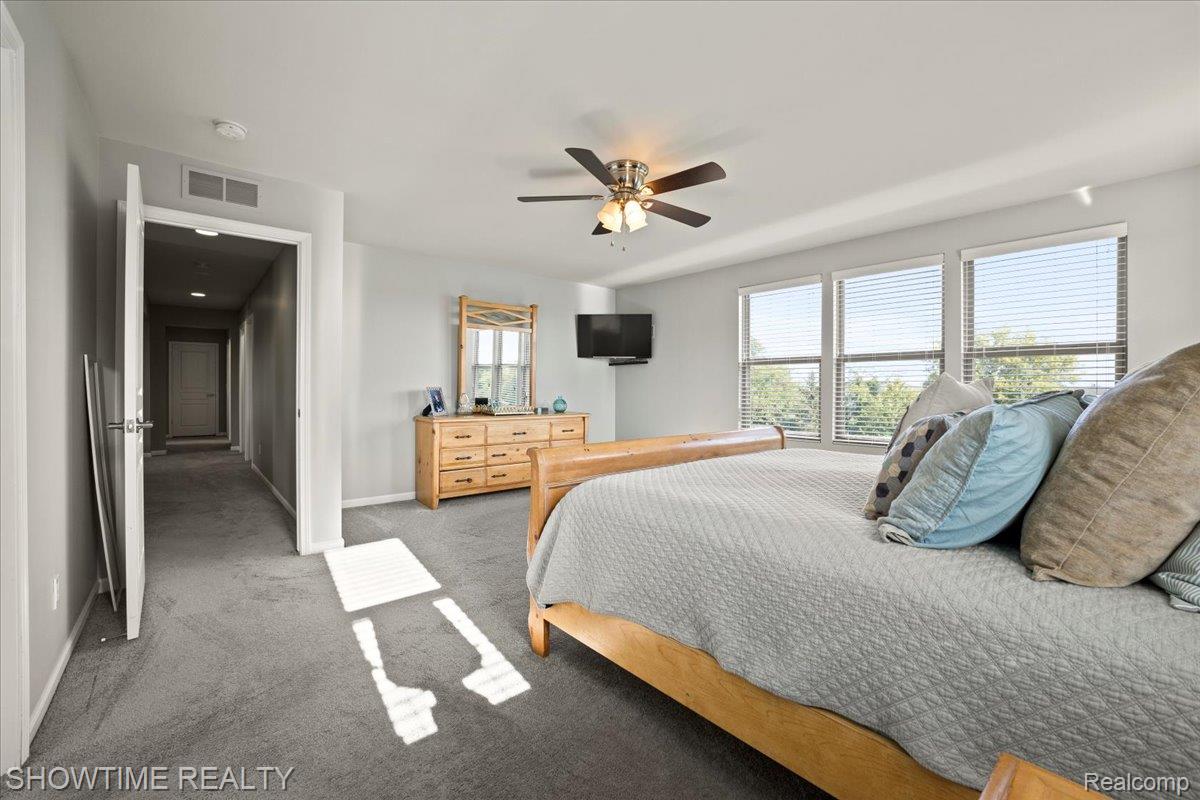 102 Oakland Crest Drive